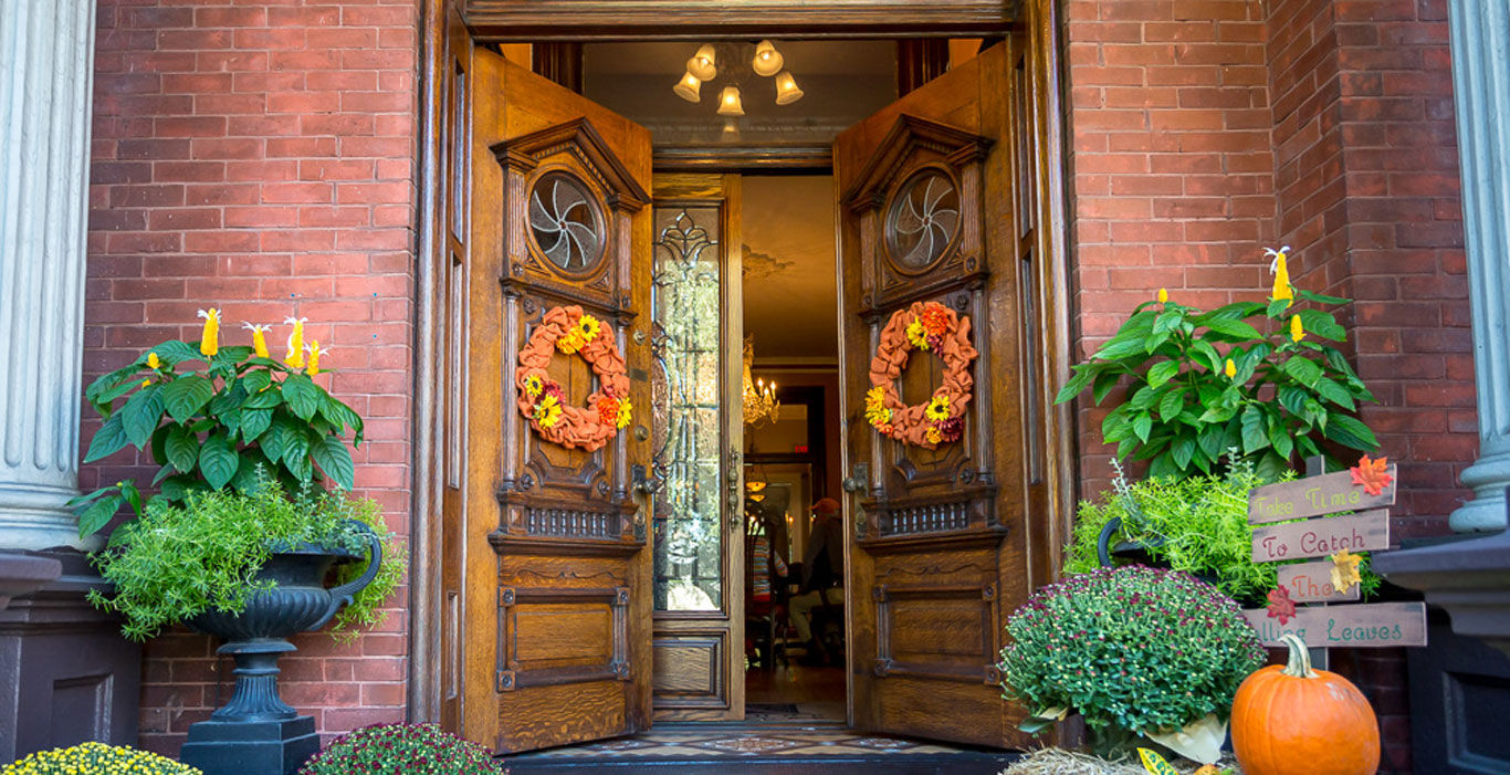 3 Haunted Hotels In Savannah, Ga.