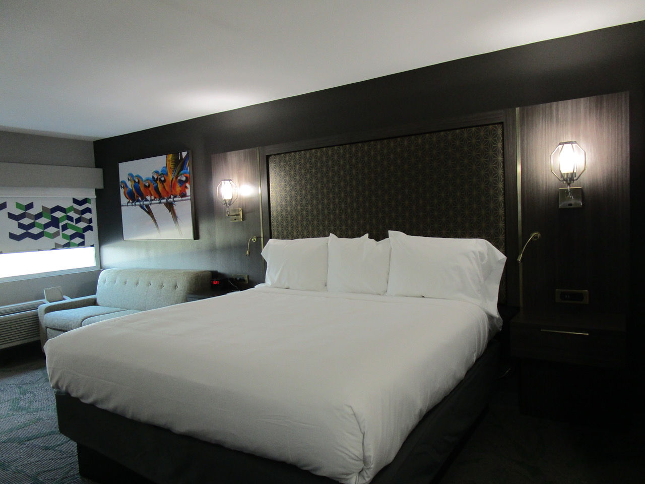 Radisson-hotel-mcallen-guest-room