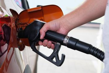 Gas, Crude Prices Soar as U.S. Bans Russian Oil