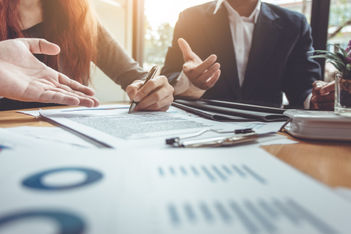 Negotiating Hotel Contracts: 4 Tips for Meeting Planners