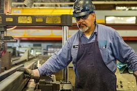 Study: Top Manufacturing Companies Embrace Rewards and Recognition