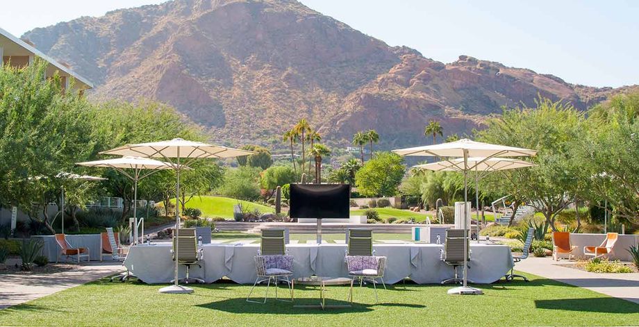 mountain-shadows-resort-arizona-outdoor-boardroom