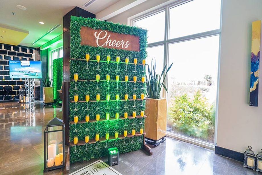 mimosa-wall-one-happy-photographer