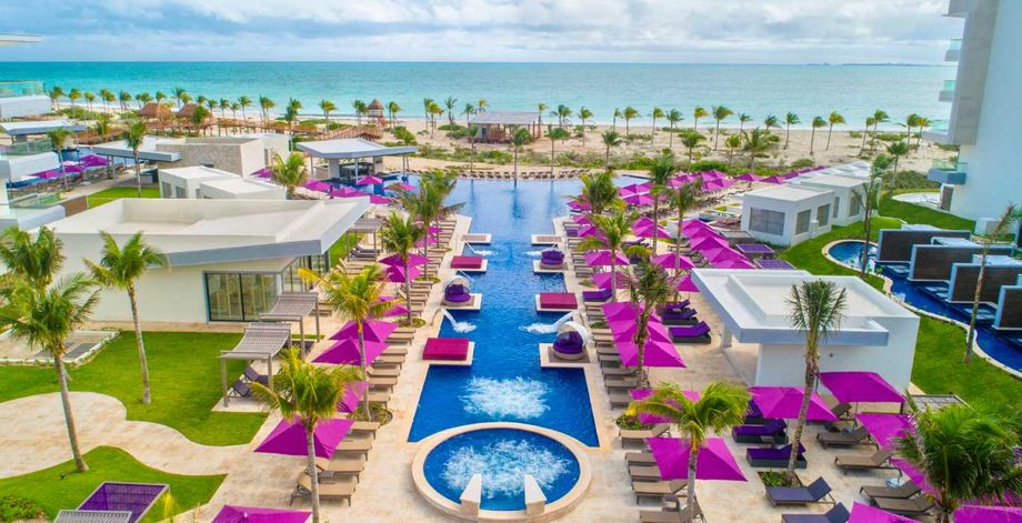 Planet Hollywood Cancún offers groups both expansive leisure offerings and a range of meeting space for getting down to business.