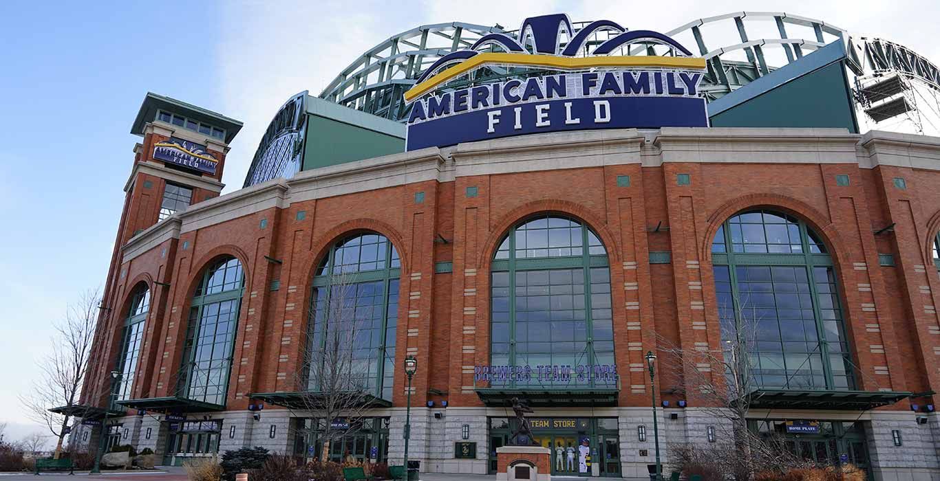 Stadium Tour of the Milwaukee Brewers - American Family Field (Miller Park)  - Team Store Merchandise 