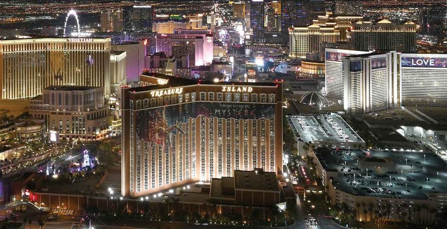 Iconic Caesars Palace Provides Service Planners Can Count On