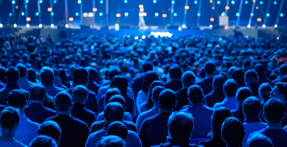 Crowd So Blue Big Session Getty