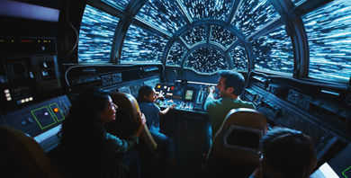 Millennium-Falcon-Star-Wars-Galaxy-Edge