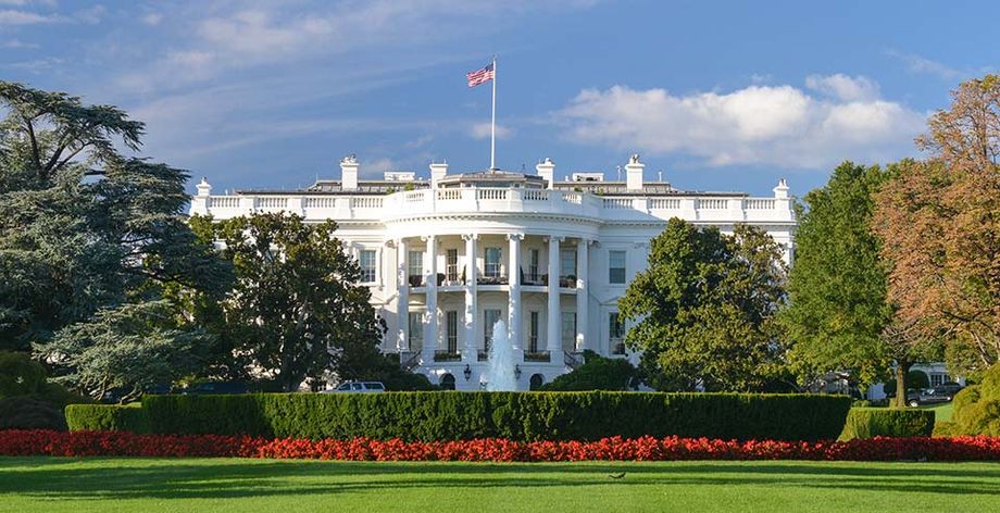 white-house-Orhan-Çam-AdobeStock_353433164