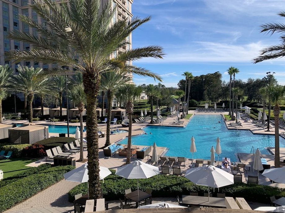 waldorf-astoria-orlando-pool