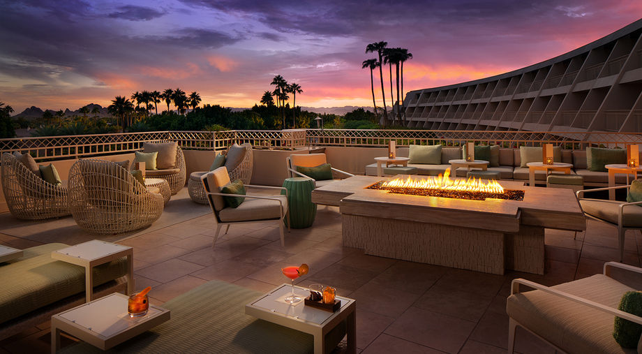 Arizona Thirsty Camel Patio_1366x700