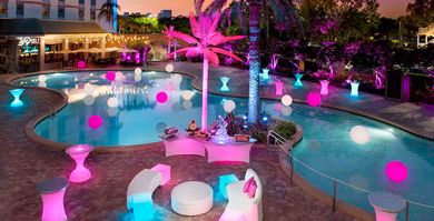 Rosen Plaza pool