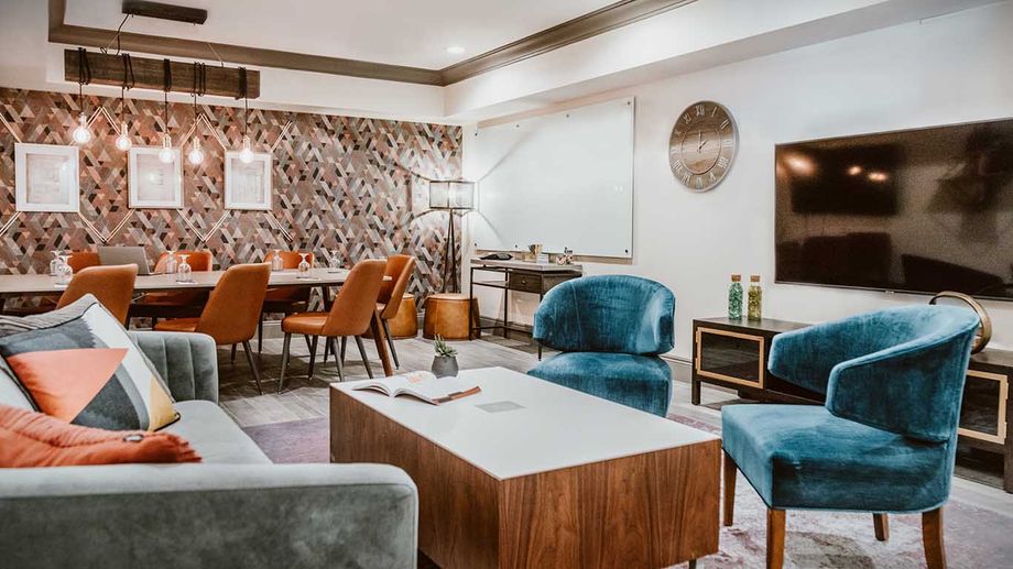 Discover Crowne Plaza for meetings