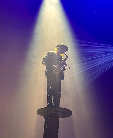 Sxncello saxophonist 2