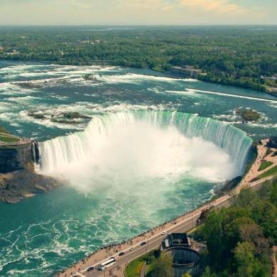 The Niagara region features site tours, dinners and cultural experiences, and its Niagara Falls Convention Centre is 250 steps from the famed Niagara Falls.