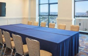 Private Meeting Room (600sf and above)