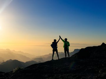 Trust, confidence and responsiveness - a checklist for travel brands Trust, confidence and responsiveness - a checklist for travel brands