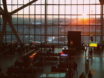 airline-digitization-pros airline-digitization-pros