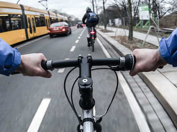 European Commission sets mobility strategy, aims for 90% emissions cut