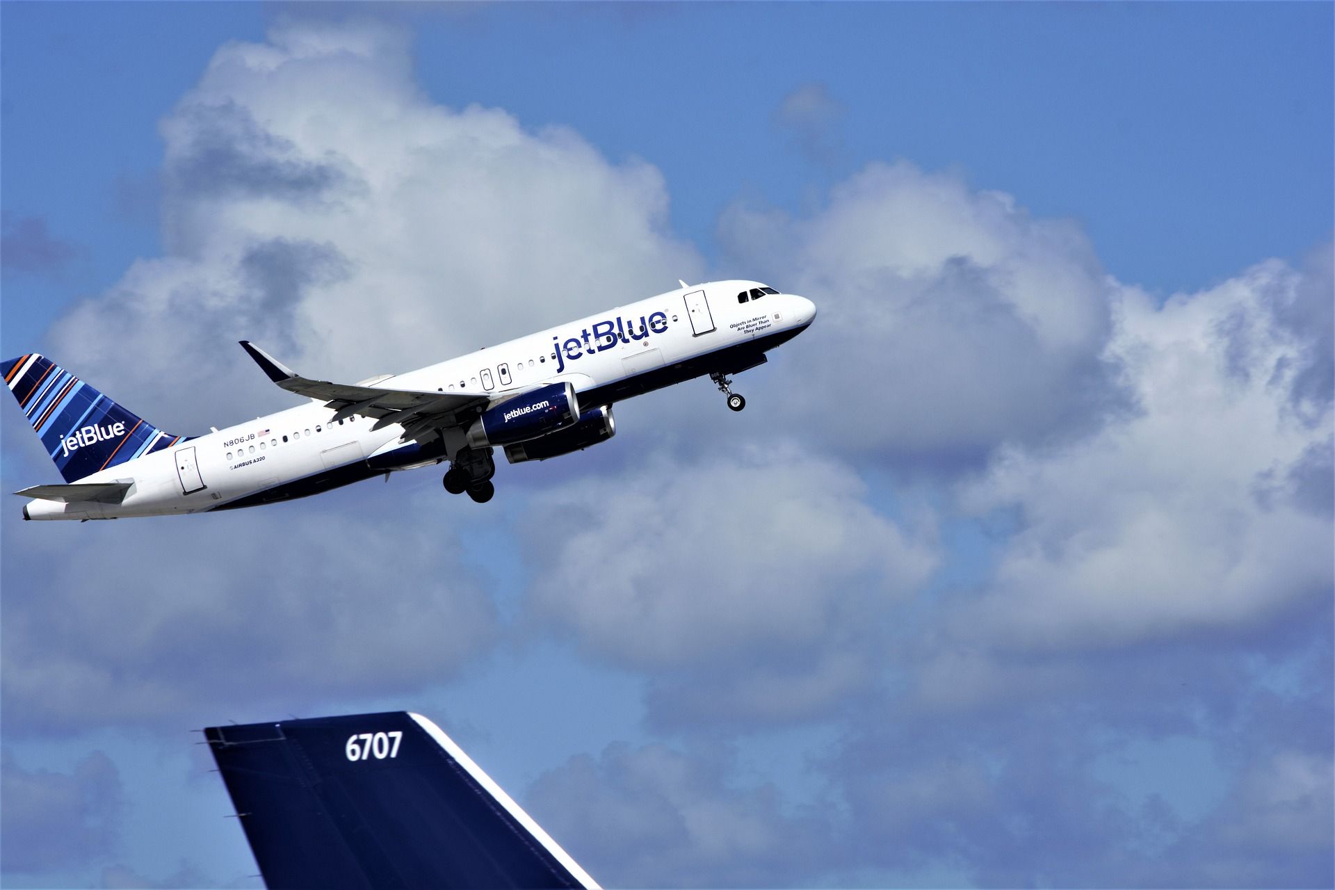 offsetting air travel emissions