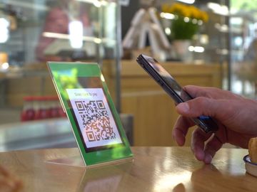 contactless-tech-hotels contactless-tech-hotels
