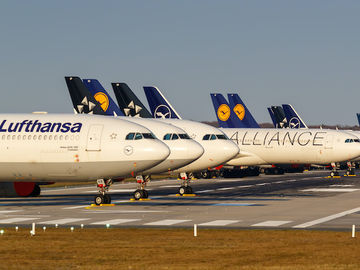 Travel industry could lose $318B through ripple effect of grounded flights