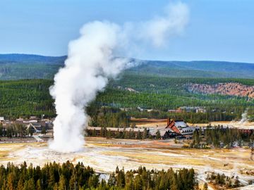 Yellowstone to be first U.S. National Park to deploy autonomous vehicles for tourists Yellowstone to be first U.S. National Park to deploy autonomous vehicles for tourists