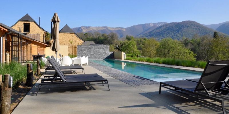 Booking.com introduces longer-stay rates