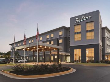 choice-acquires-radisson