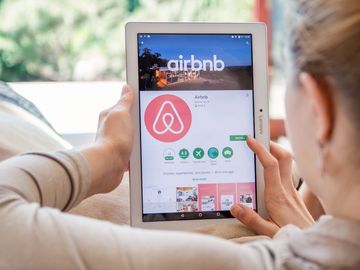  alt="Airbnb accelerates supply growth, looks to expand beyond core service"  title="Airbnb accelerates supply growth, looks to expand beyond core service" 