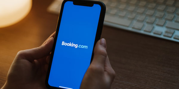 booking holdings logo