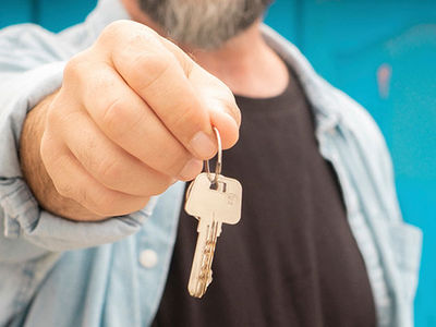 Growth of global short-term rental bookings slowing as volume shifts to hotels Growth of global short-term rental bookings slowing as volume shifts to hotels