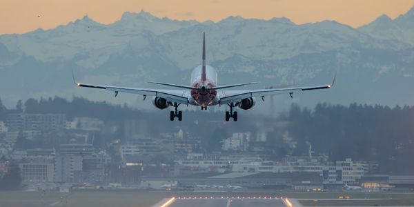 airplane-landing-travelsoft-airquest-acquisition