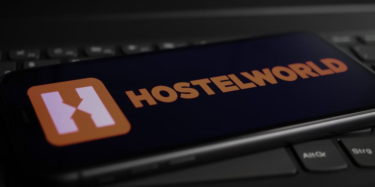 HostelWorld is based on social strategies to connect travelers
