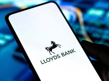 Hopper partners with Lloyds to launch travel booking portal