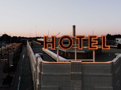 U.S. Hotel and Lodging 2026: Slow growth, a stable split and AI waiting at the door