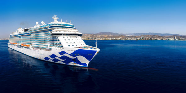 princess-cruise-ship-anchored-akrotiri-bay