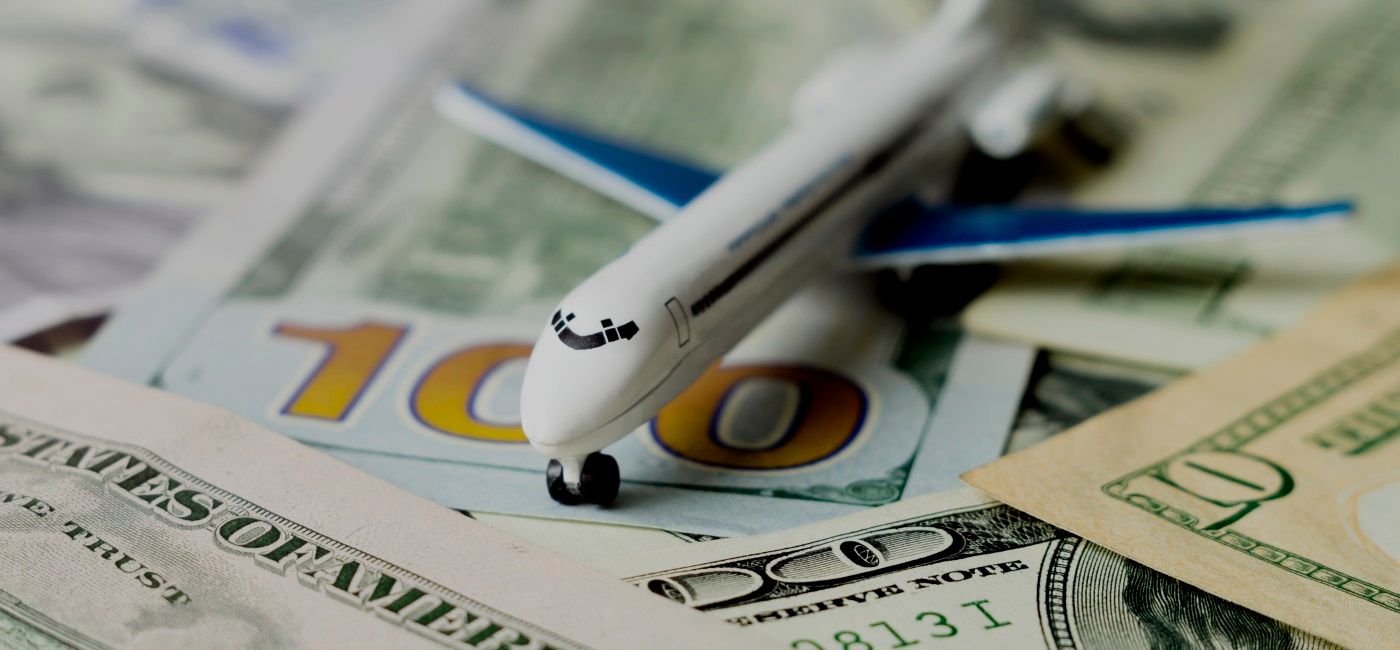 Why does the financial community not value digital innovation at airlines?