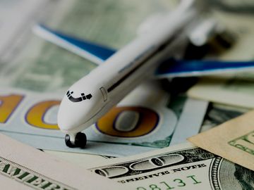 Why does the financial community not value digital innovation at airlines? Why does the financial community not value digital innovation at airlines?