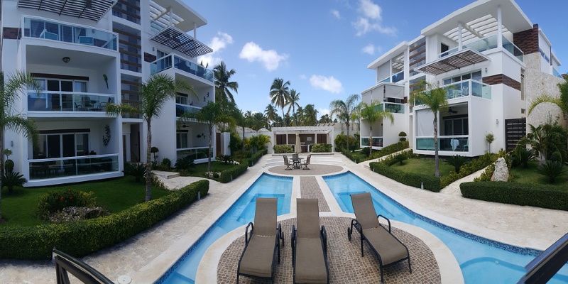 Destination X - A brave new strategy for hotels and Airbnb