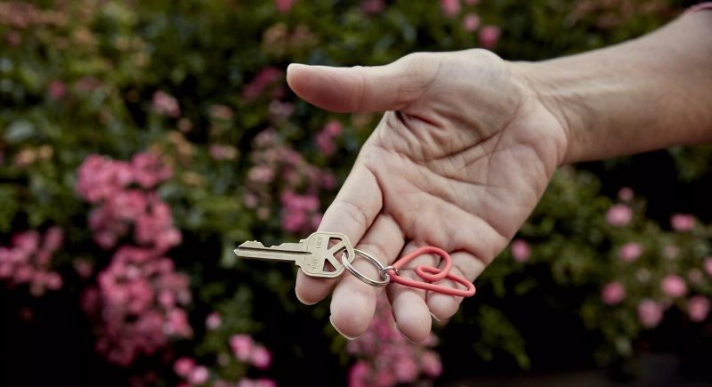 Airbnb boasts first $1B revenue quarter