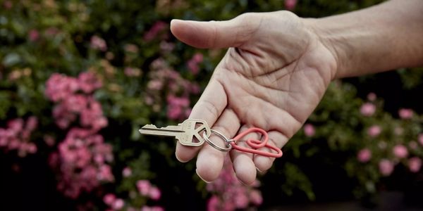 Airbnb boasts first $1B revenue quarter