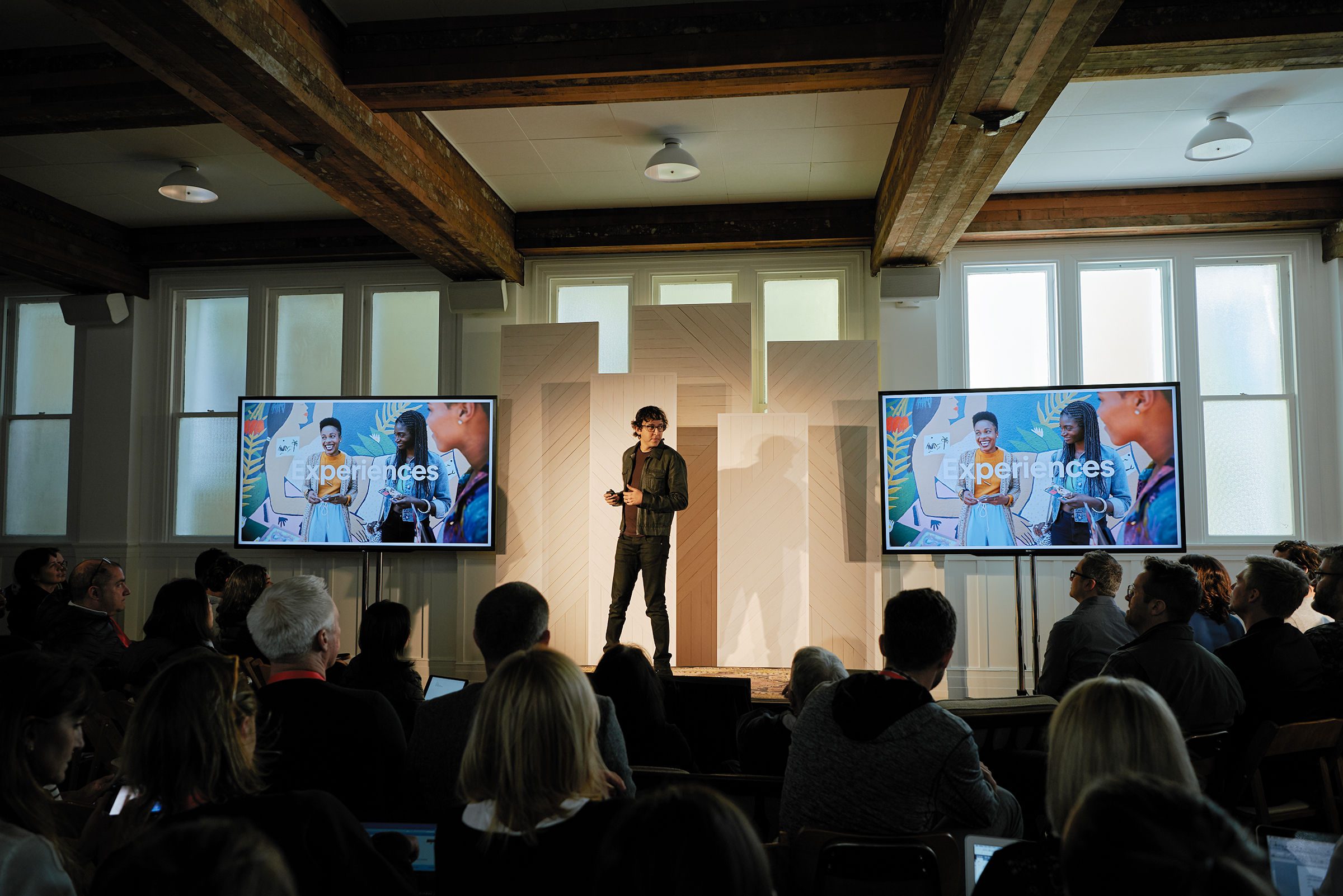 Why Airbnb Experiences are a threat to franchised suppliers - not retailers