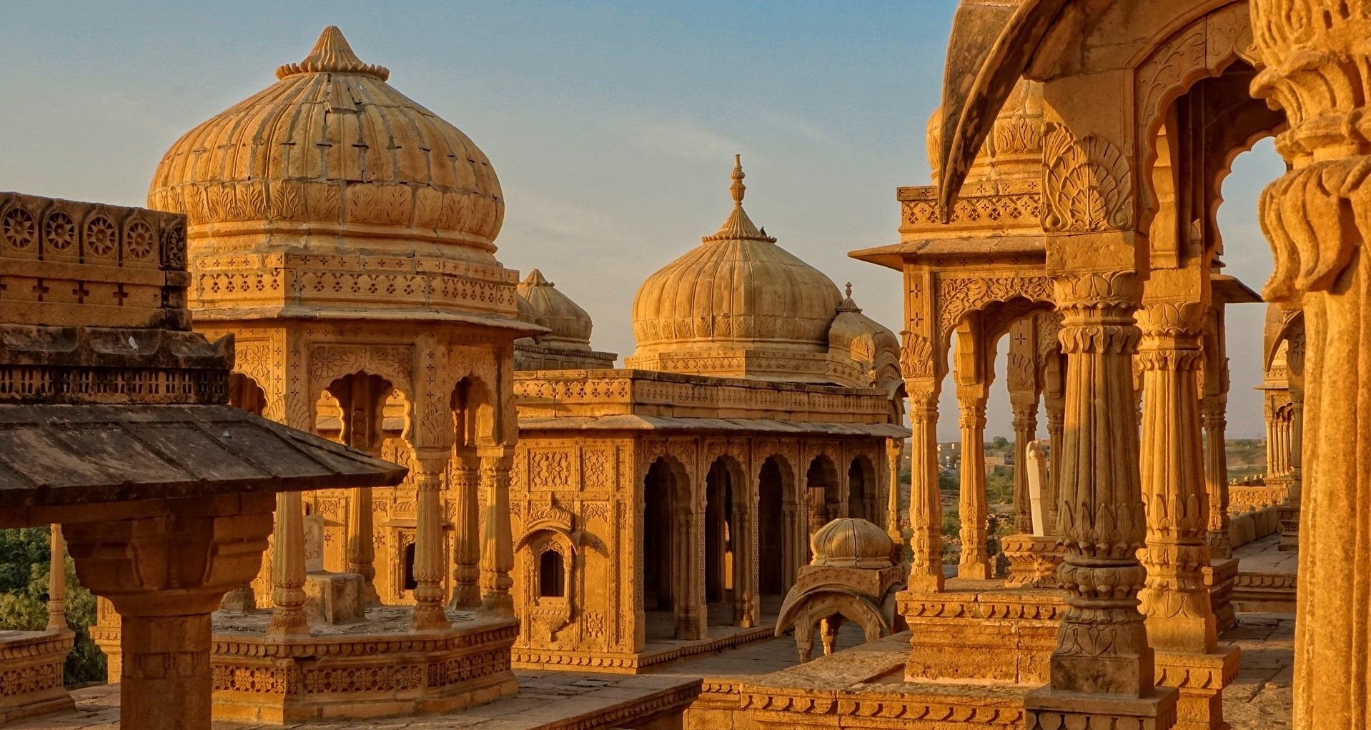 MakeMyTrip Flipkart partnership