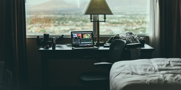 Travel managers told to check data and hold fire on booking hotels
