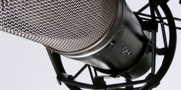 pundit-show-microphone