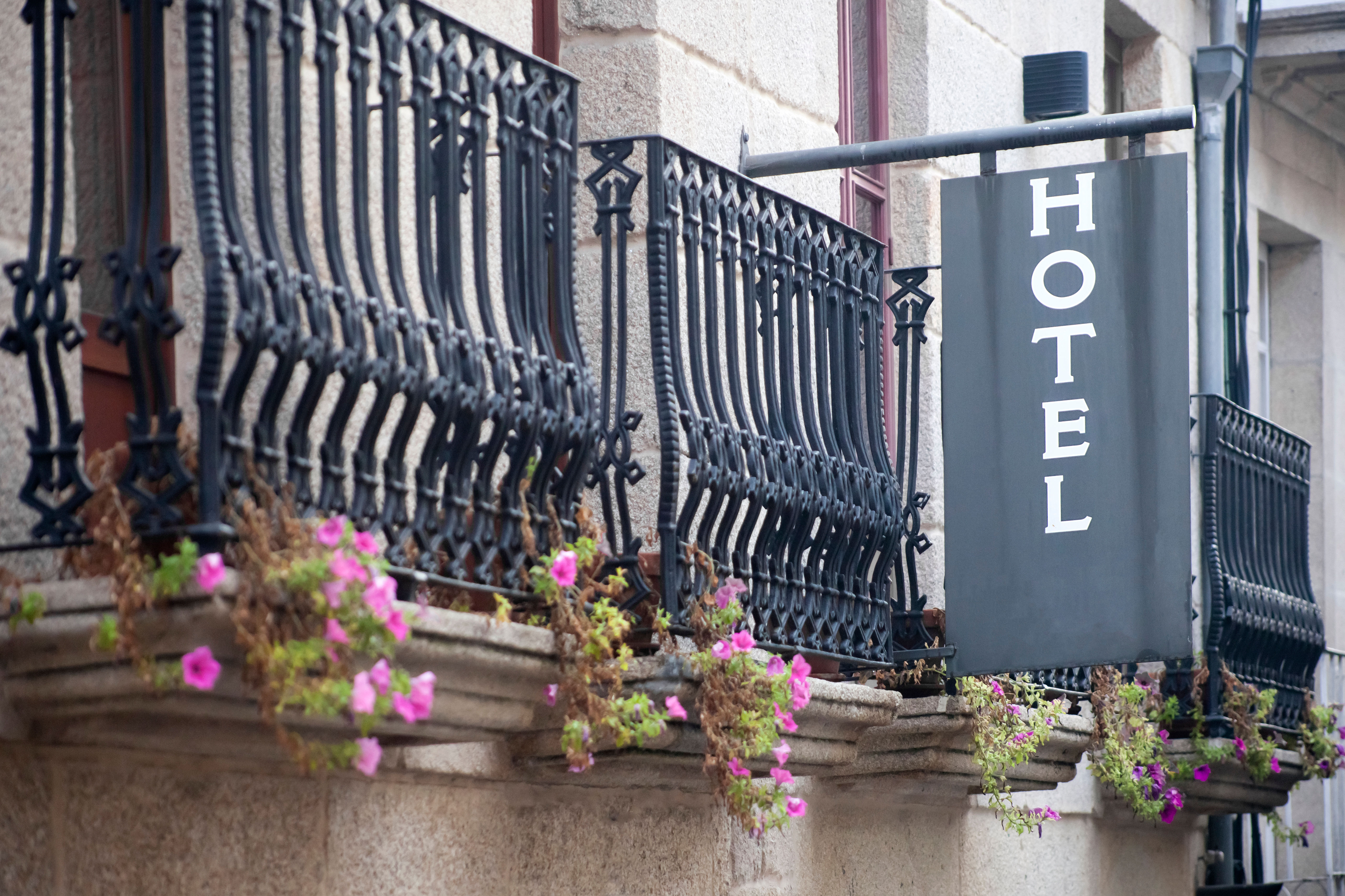 OpenTable now lets customers use points for hotels on Kayak