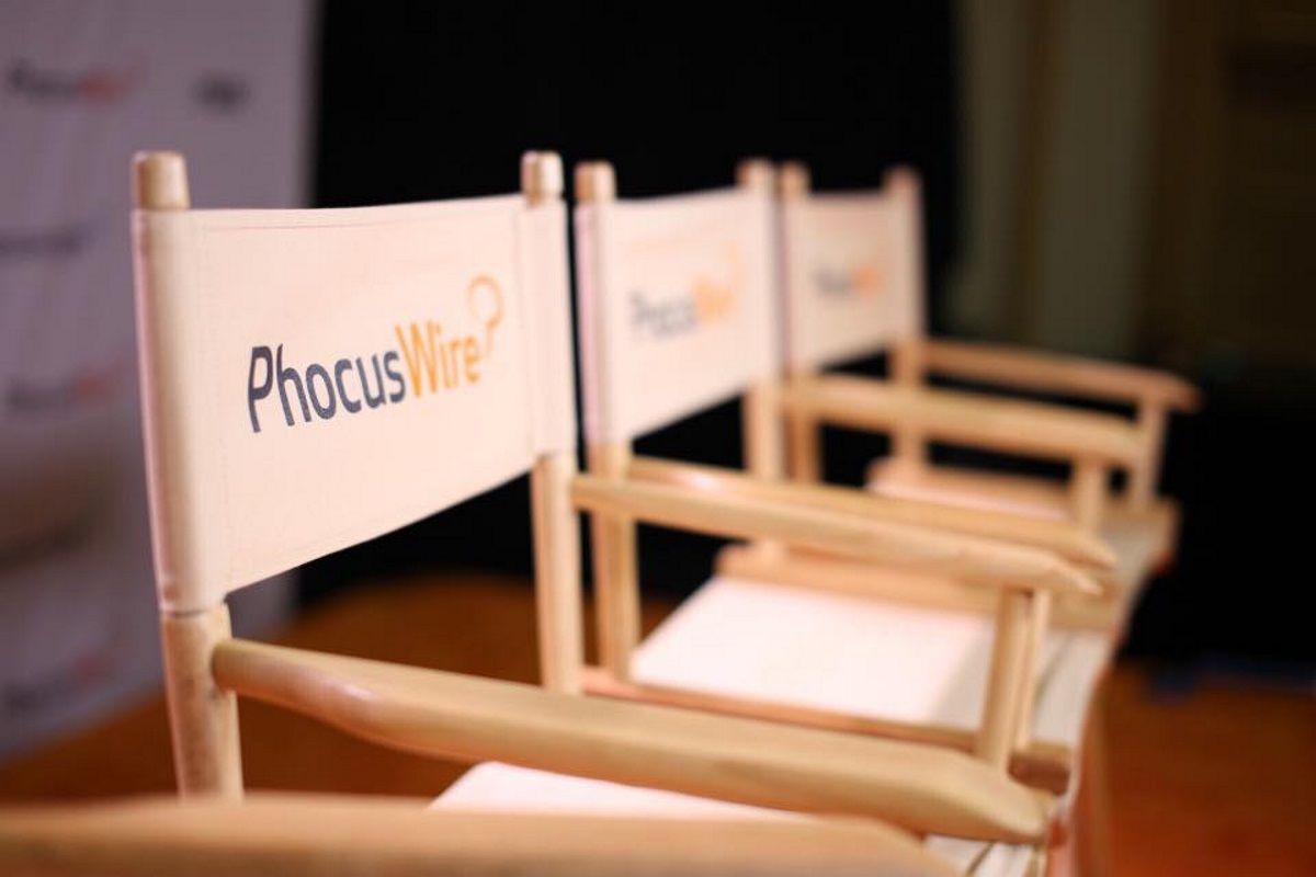 pundit-show-chairs