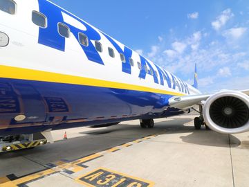 Ryanair and Amadeus end ticketing deal Ryanair and Amadeus end ticketing deal