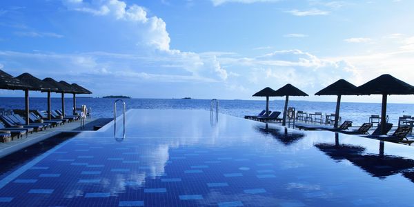 hotel pool infinity